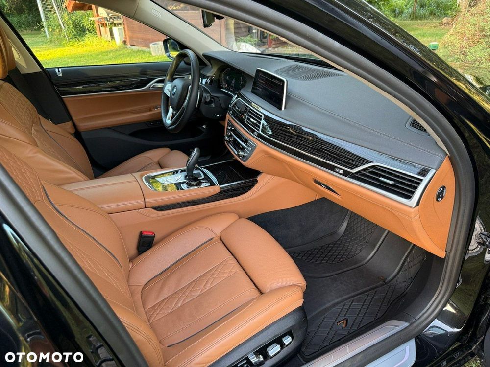 BMW Seria 7 - 28