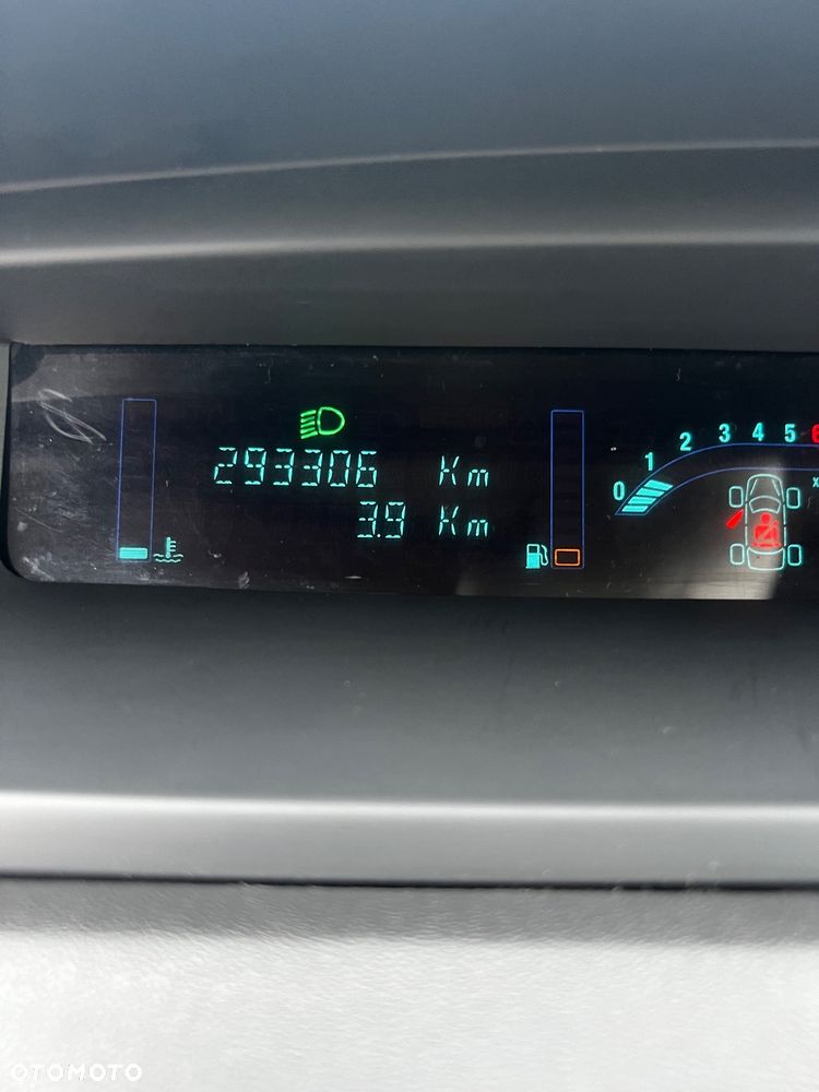 Renault Scenic 1.6 16V Confort Privilege - 10