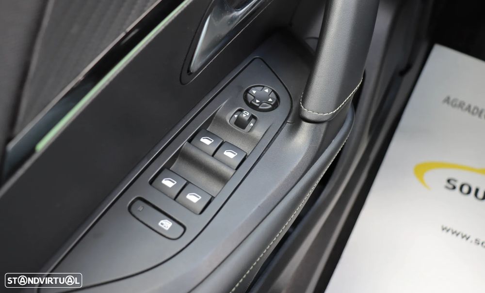 Peugeot 2008 1.2 PureTech GT EAT8 - 37