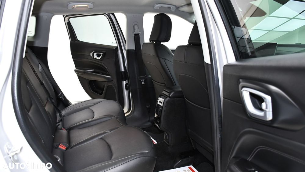 Jeep Compass 1.3 T-GDI 4xe PLUG-IN HYBRID Automatik S - 10
