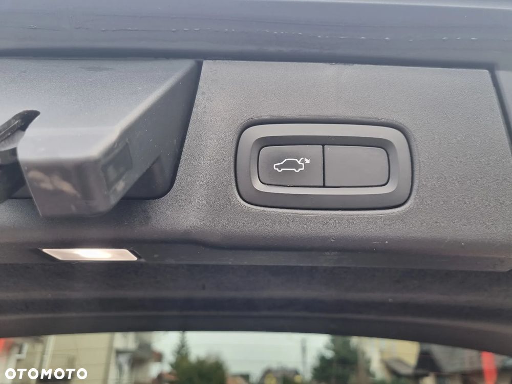 Volvo V90 Cross Country D4 AWD Geartronic Pro - 19
