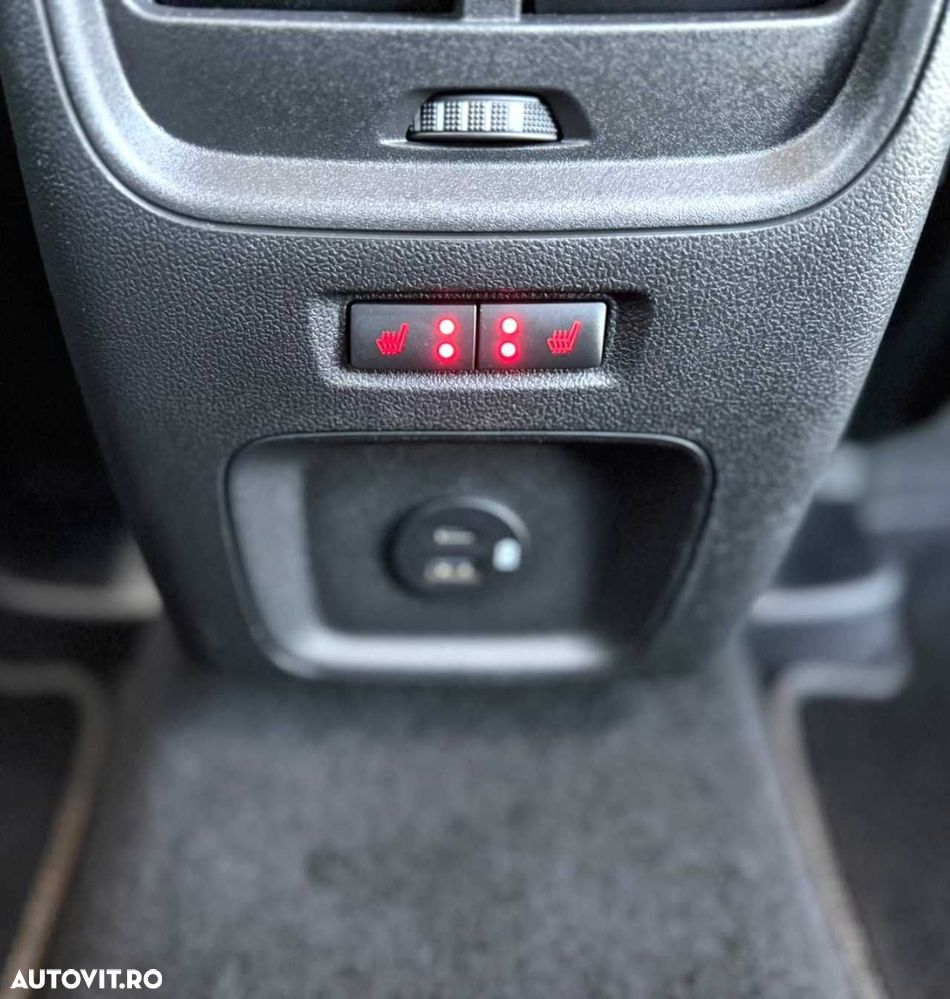 Ford Kuga - 28