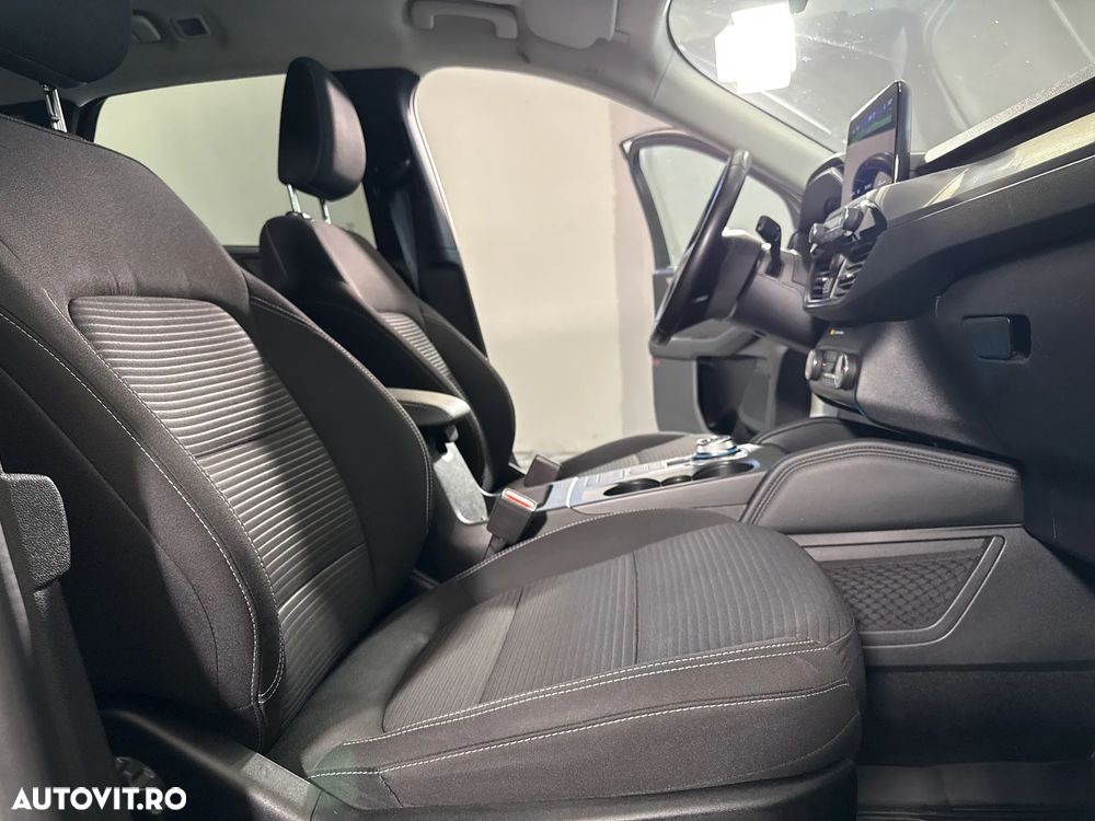 Ford Kuga - 12