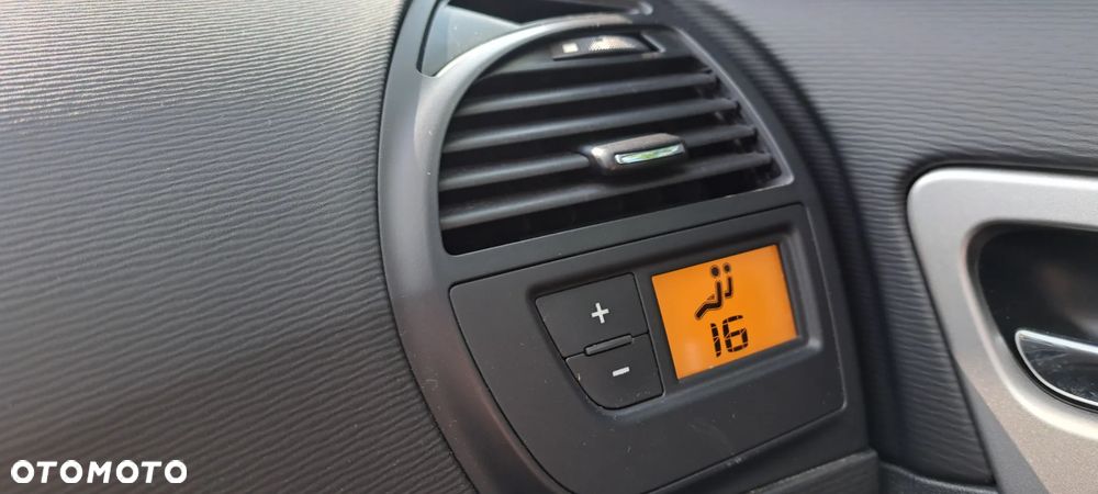 Citroën C4 Picasso 1.6 HDi Impress - 29