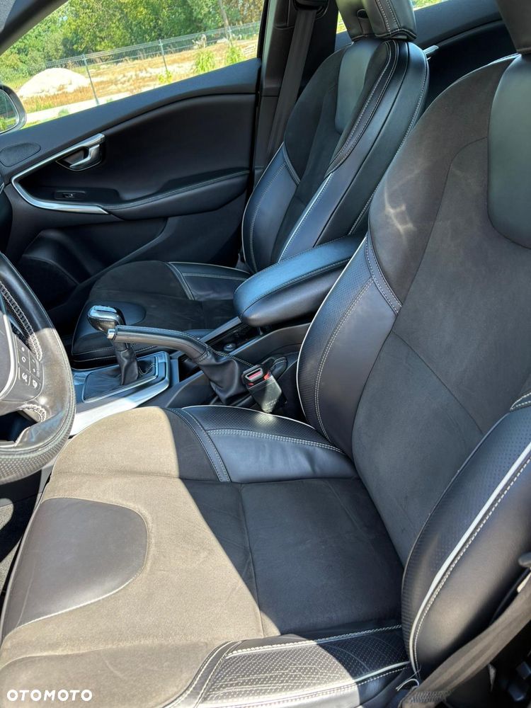 Volvo V40 D2 Drive-E R-Design Momentum - 15