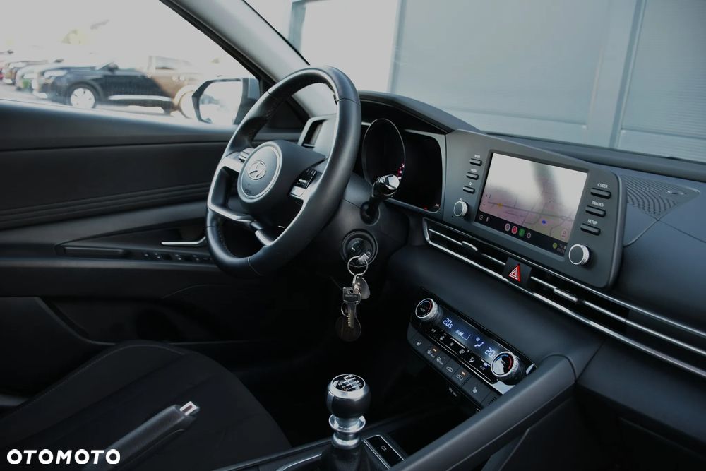 Hyundai Elantra 1.6 Smart - 22