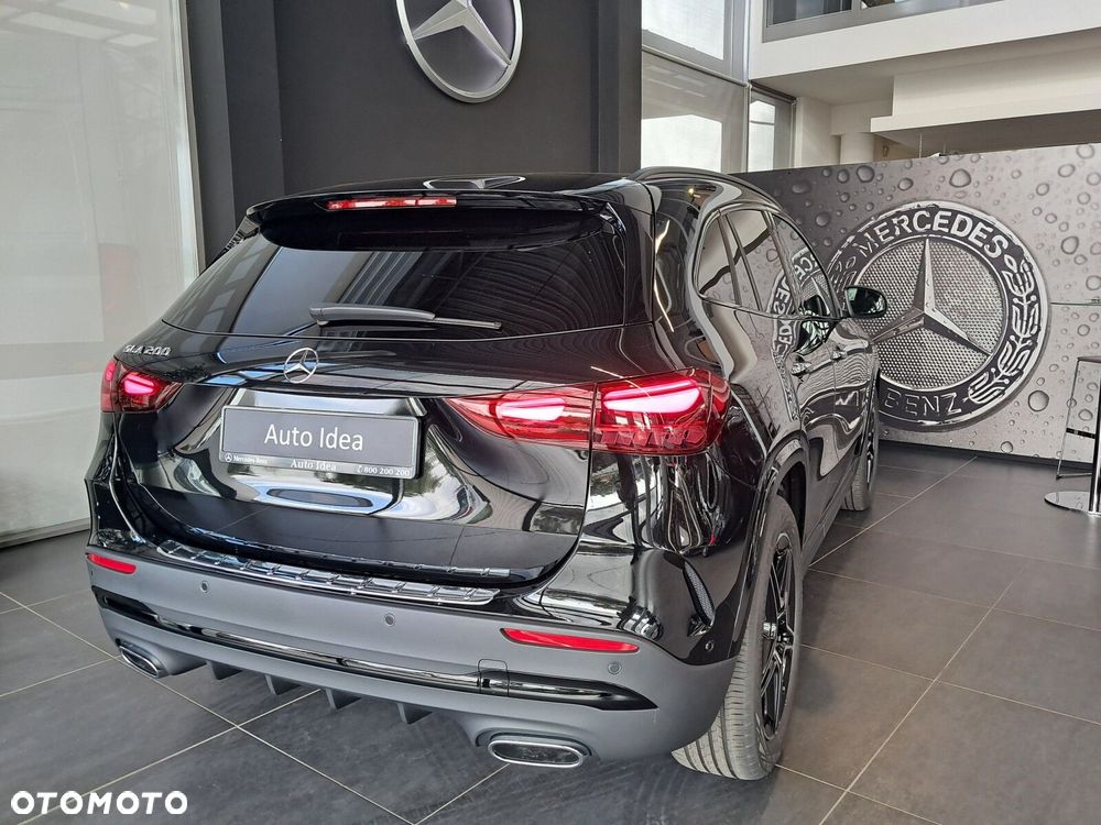 Mercedes-Benz GLA - 17