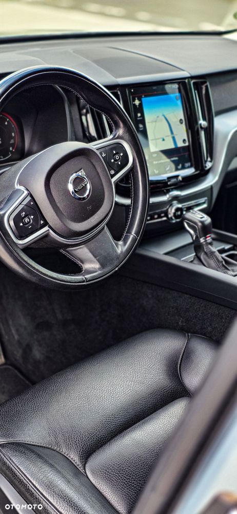 Volvo XC 60 D4 AWD Momentum - 11