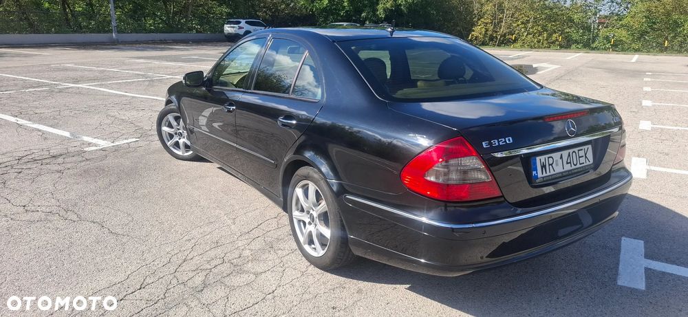 Mercedes-Benz E-Class 2007 photo 4