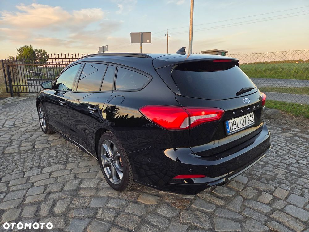Ford Focus 1.0 EcoBoost Hybrid ST-LINE - 2