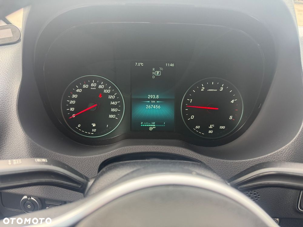 Mercedes-Benz Sprinter - 12
