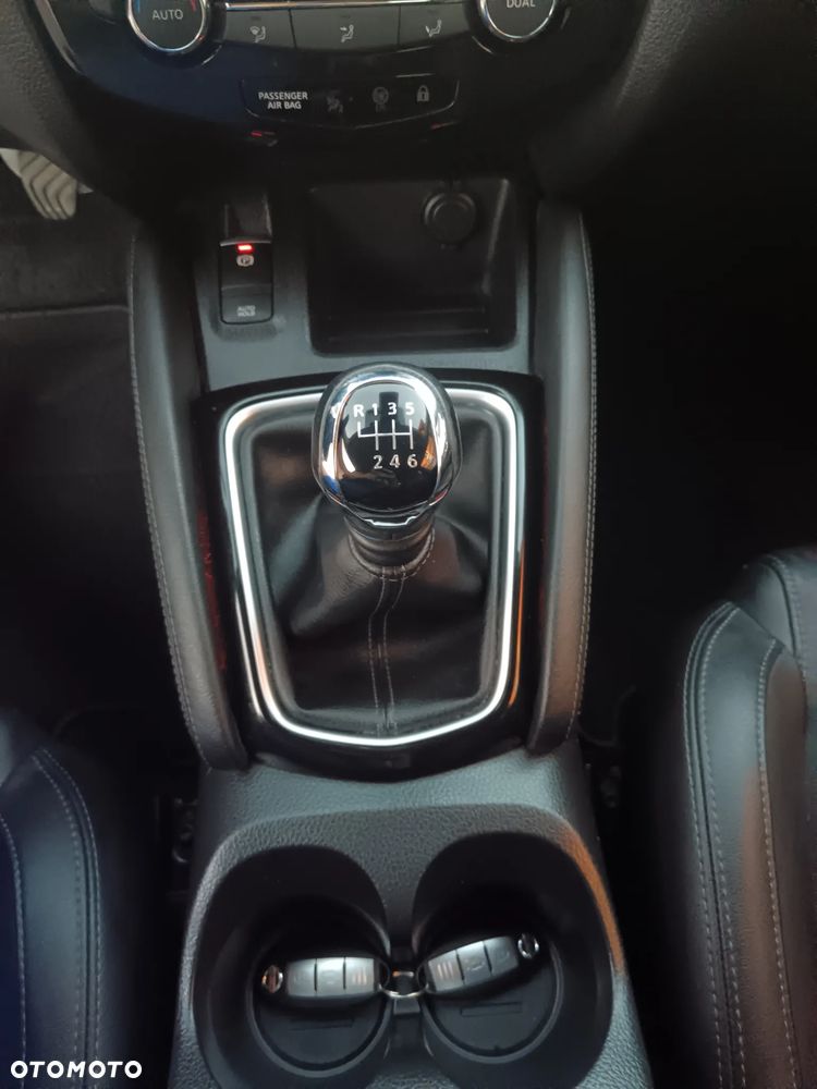 Nissan Qashqai 1.3 DIG-T N-WAY - 19