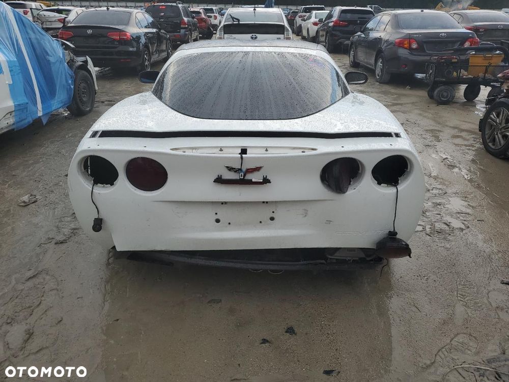 Chevrolet Corvette - 7