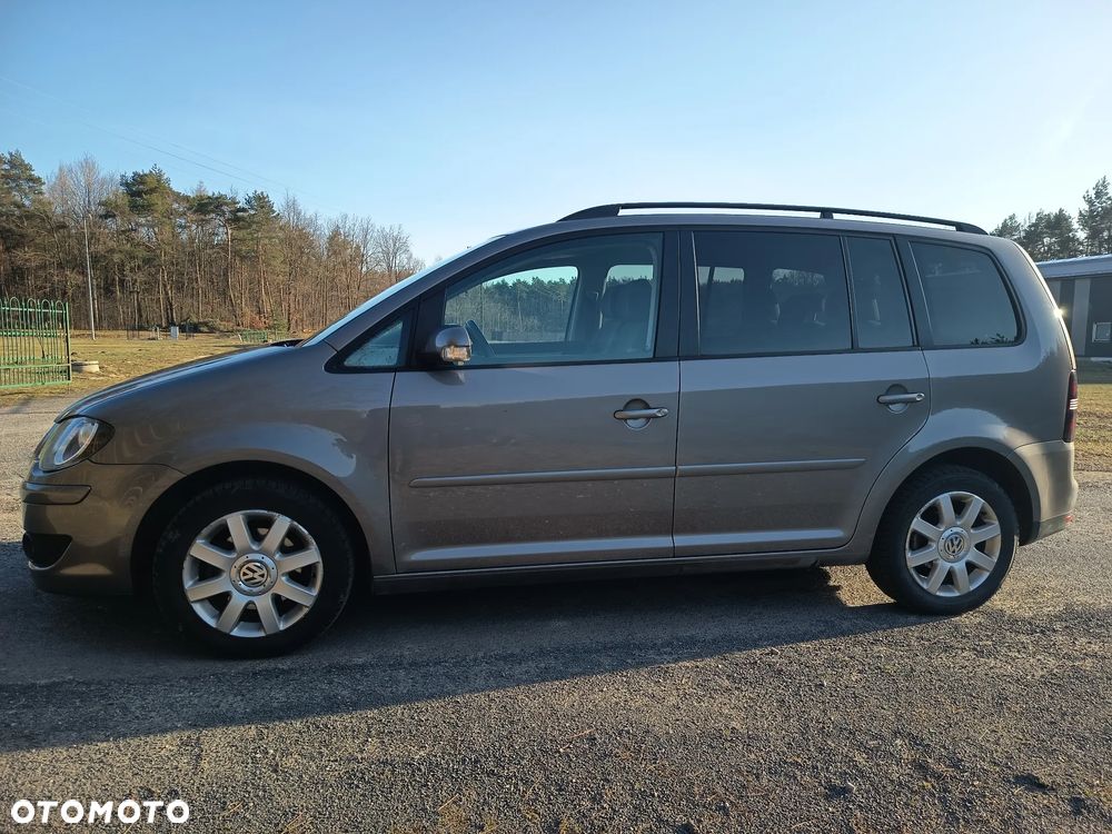 Volkswagen Touran 1.6 - 5