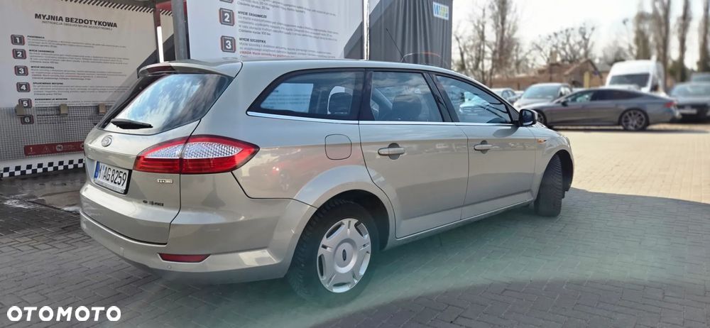 Ford Mondeo 2.0 TDCi Ghia - 12