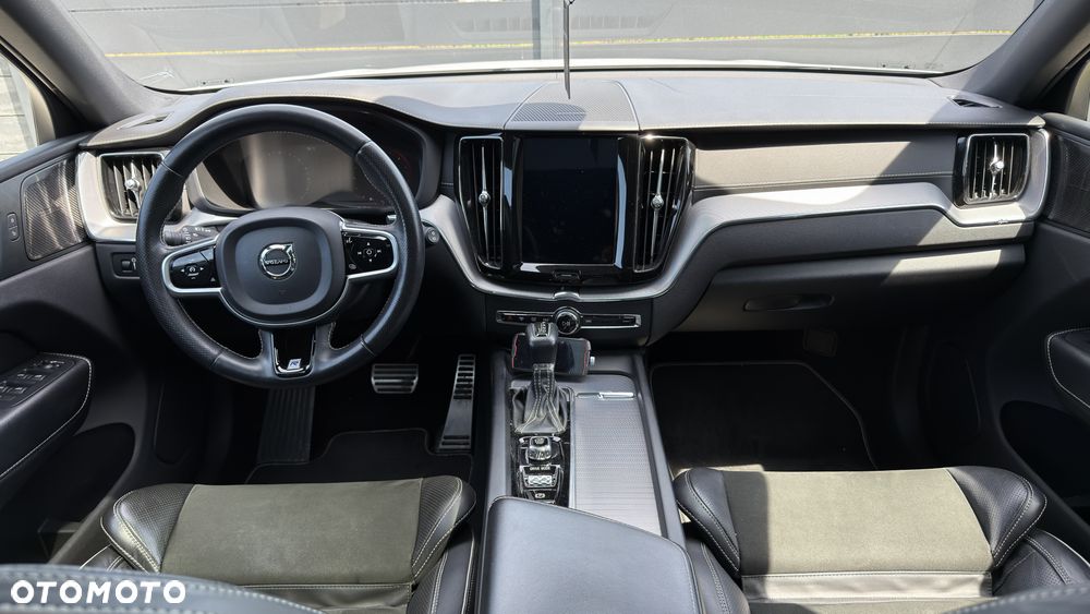 Volvo XC 60 D5 AWD Geartronic RDesign - 18