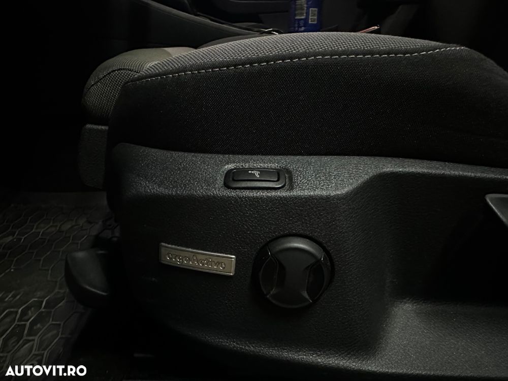 Volkswagen Golf 2.0 TDI SCR DSG Highline - 14