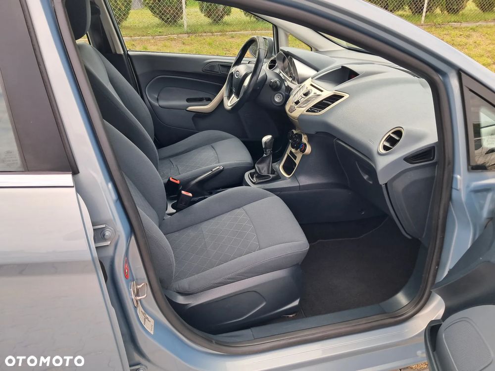 Ford Fiesta 1.4 Champions Edition - 14