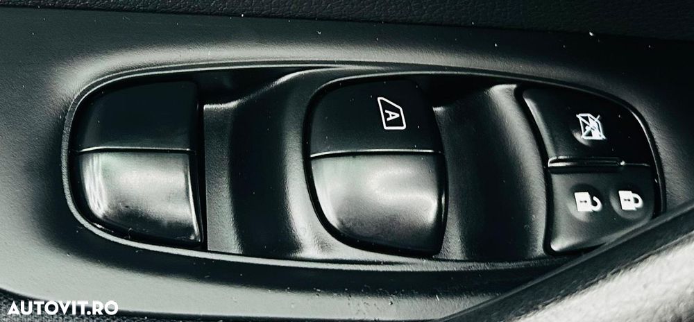 Nissan Qashqai 1.2 DIG-T N-Vision - 11