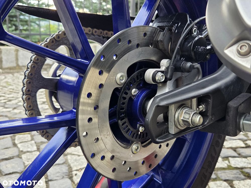 Yamaha YZF - 17