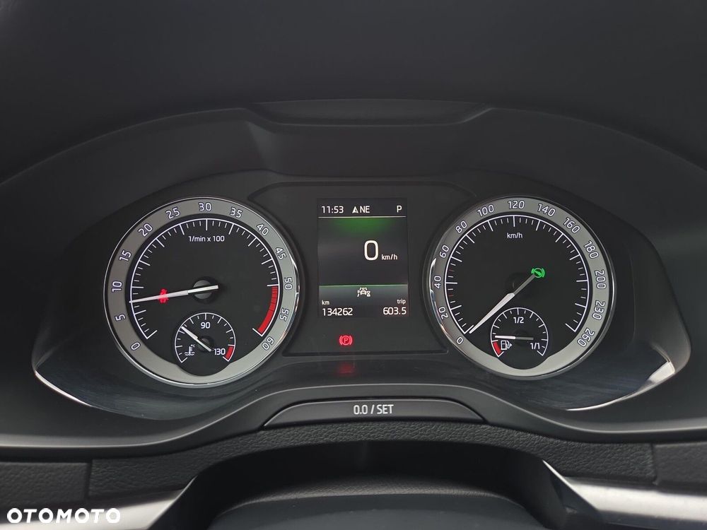 Skoda Karoq 1.6 TDI SCR 4x2 Style DSG - 16