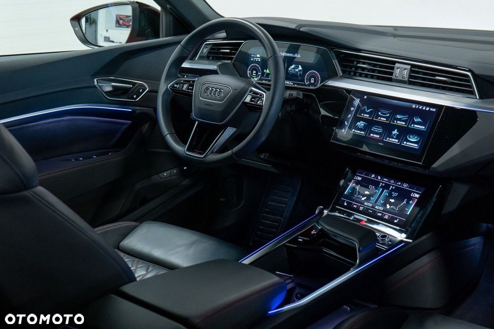 Audi Q8 Sportback e-tron - 28