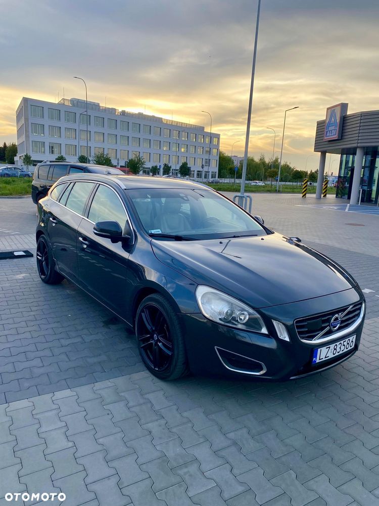 Volvo V60 D5 AWD Summum - 3