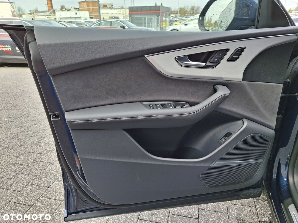 Audi Q8 - 8