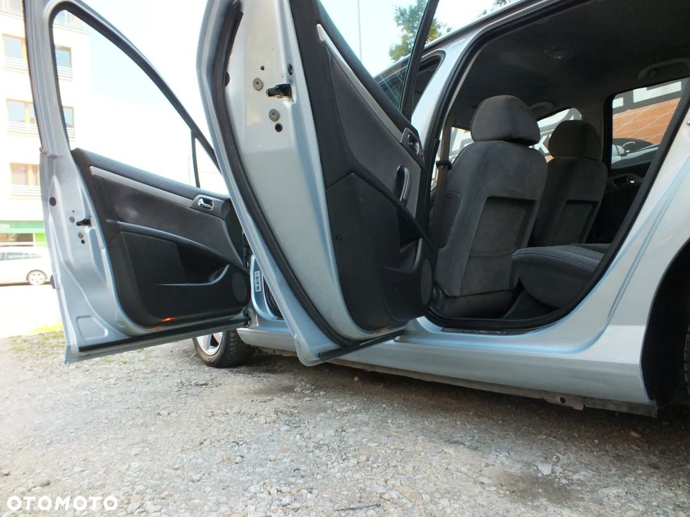 Peugeot 407 - 13