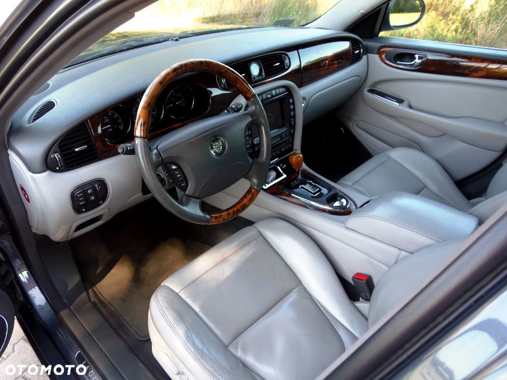 Jaguar XJ XJ8 4.2 Executive - 7