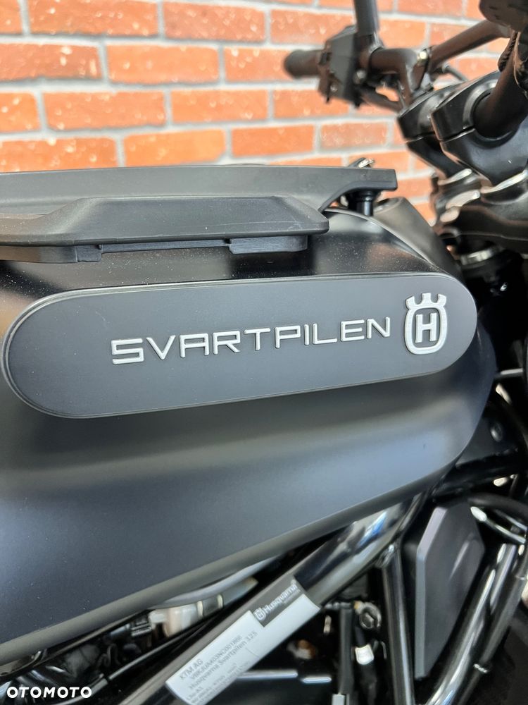 Husqvarna Svartpilen - 23