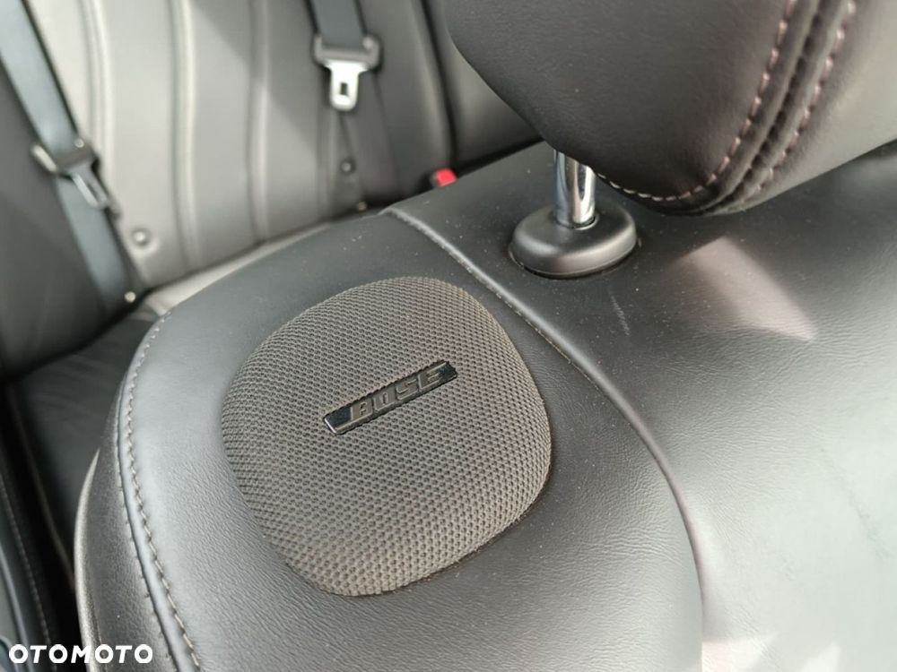 Infiniti Q70 - 30