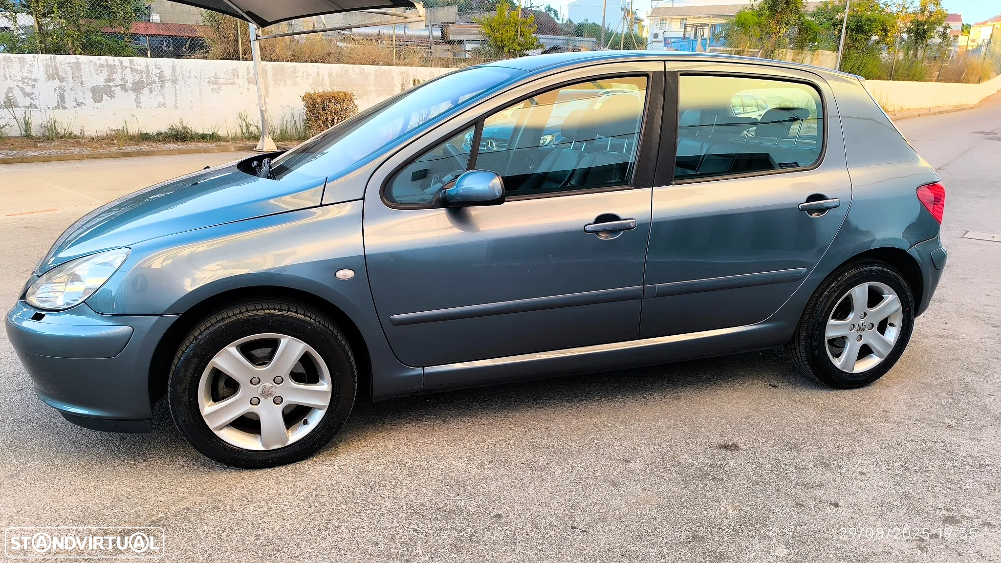 Peugeot 307 1.6 HDi Premium - 24