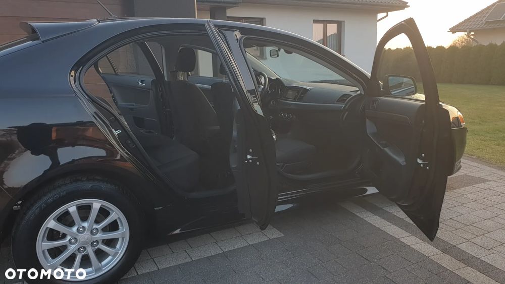 Mitsubishi Lancer - 25