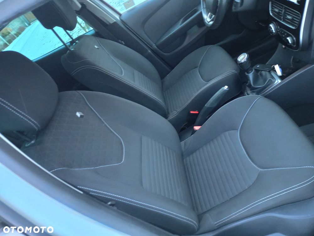 Renault Clio 1.2 16V 75 Limited - 20