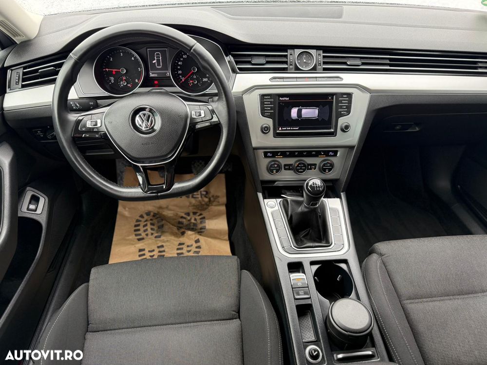 Volkswagen Passat 2.0 TDI (BlueMotion Technology) Highline - 11