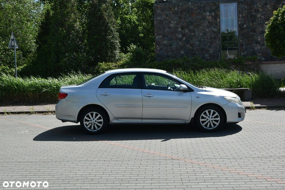 Toyota Corolla - 11