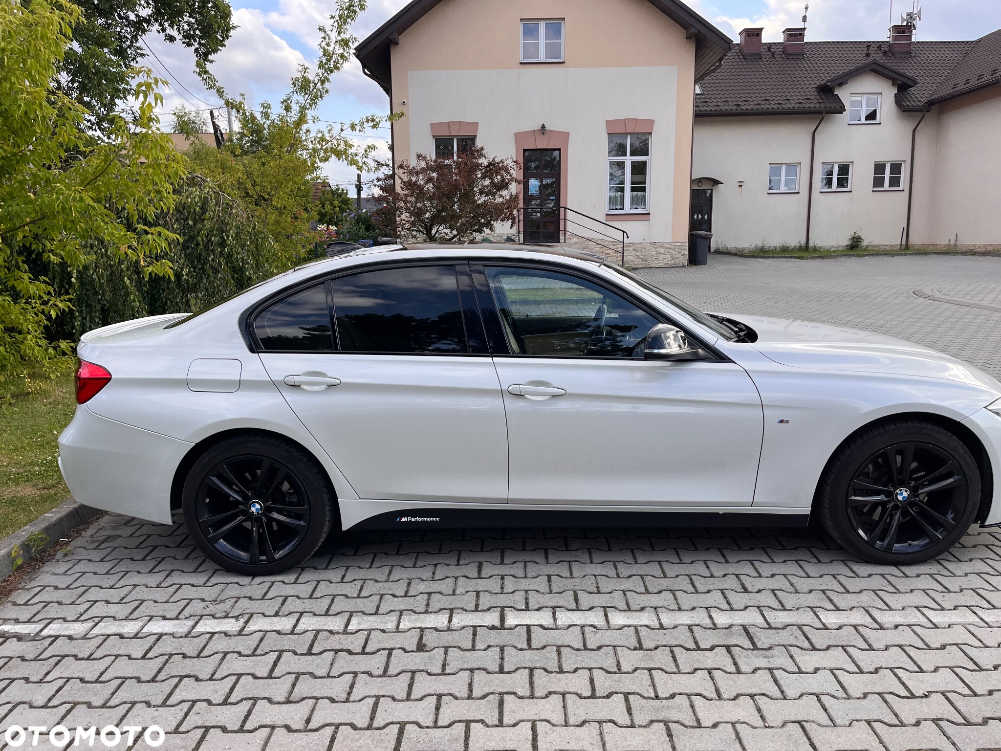 BMW Seria 3 330i xDrive - 5