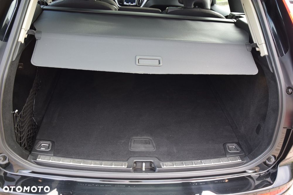 Volvo XC 60 B4 D AWD Geartronic RDesign - 26