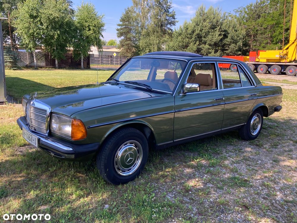 Mercedes-Benz W123 - 12
