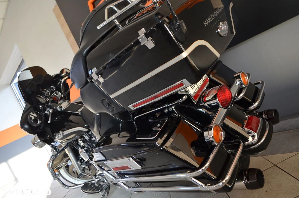 Harley-Davidson FLHT Electra Glide Standard - 21