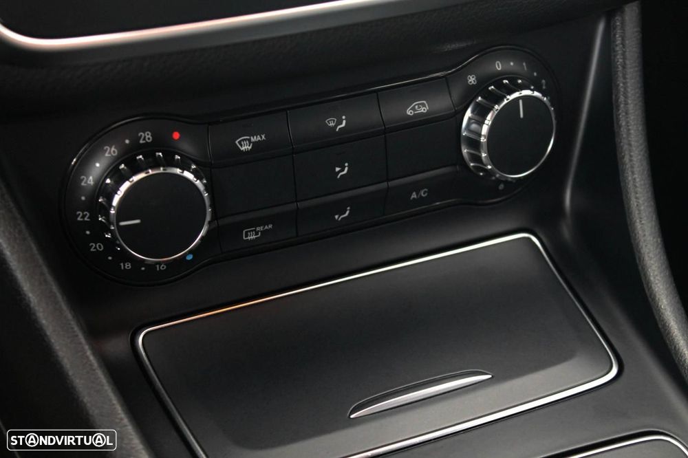 Mercedes-Benz CLA 180 d Shooting Brake Urban Aut. - 23
