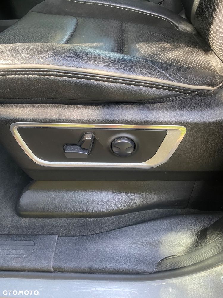 RAM 1500 Crew Cab Shortbed Laramie - 25
