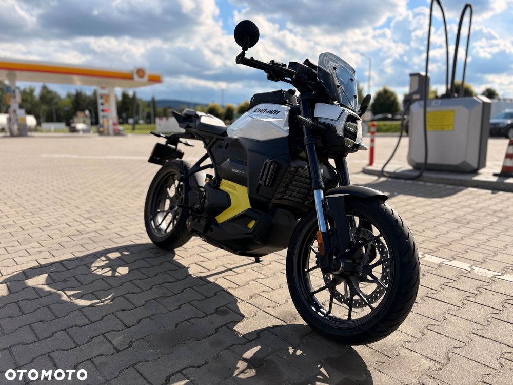 Can-Am Inny - 8
