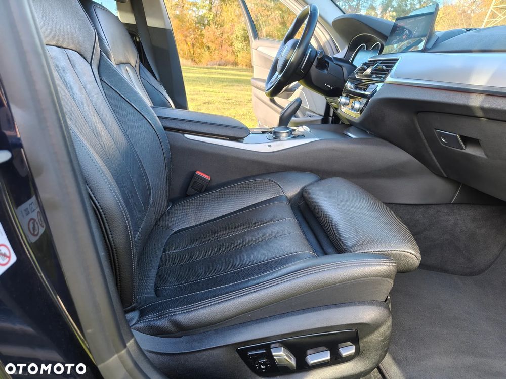 BMW Seria 5 525d - 27