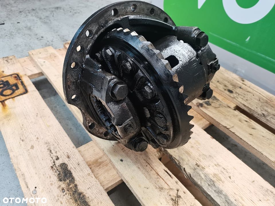Case MX Magnum 2002r.{Mechanizm różnicowy} - 8