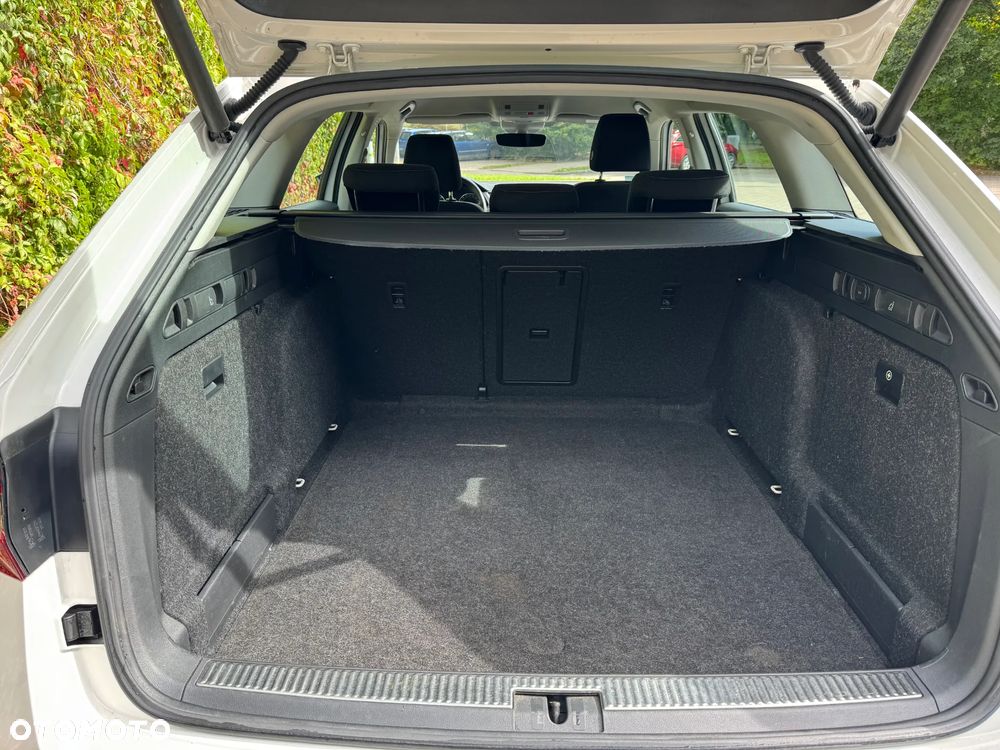 Skoda Superb 2.0 TDI 4x4 Style DSG - 8