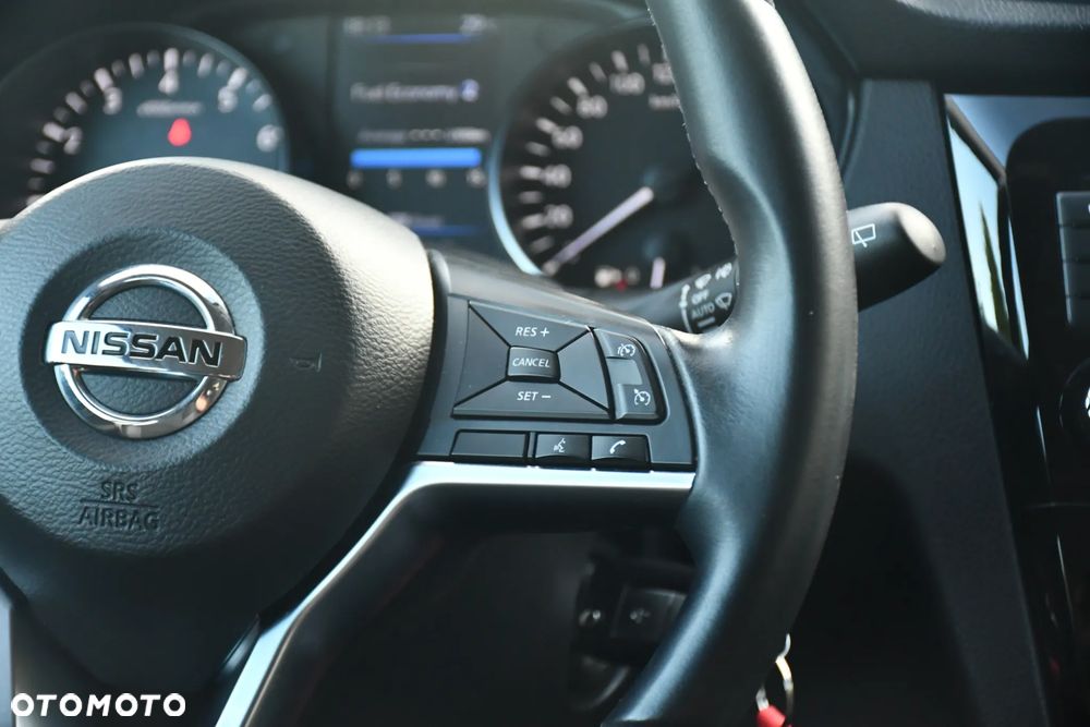 Nissan Qashqai 1.3 DIG-T N-Connecta - 24