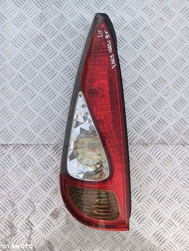 Lampa lewy tył Toyota Yaris Verso I - 1