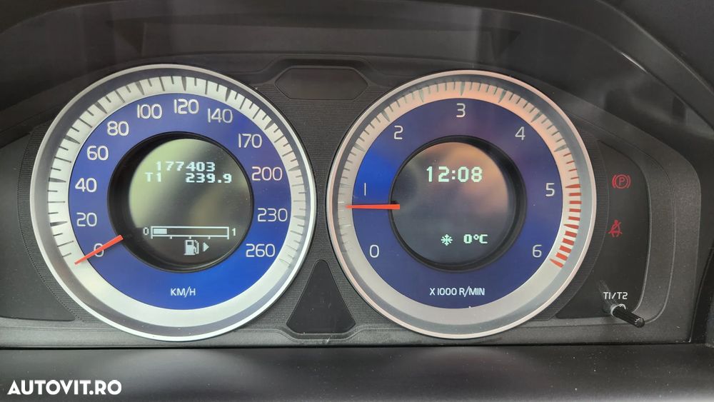 Volvo XC 60 D4 RDesign - 20